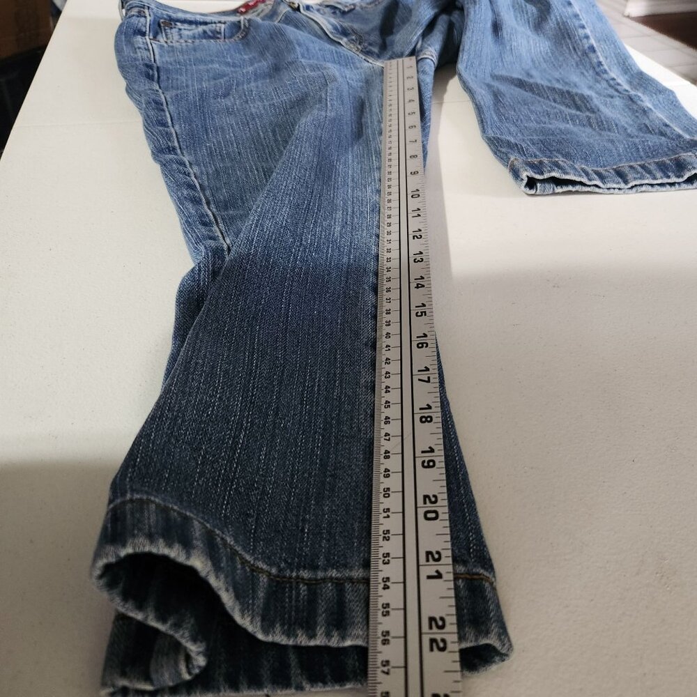 Levis Nouveau Jeans Womens Size 8 Miss Mid Rise Cropped Denim Pants - Picture 7 of 14